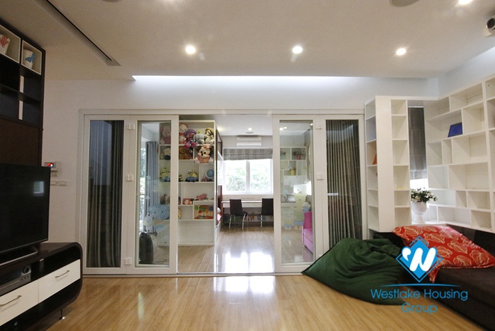 Fully furnished pool villa to rent in Vinhomes Riverside Hanoi